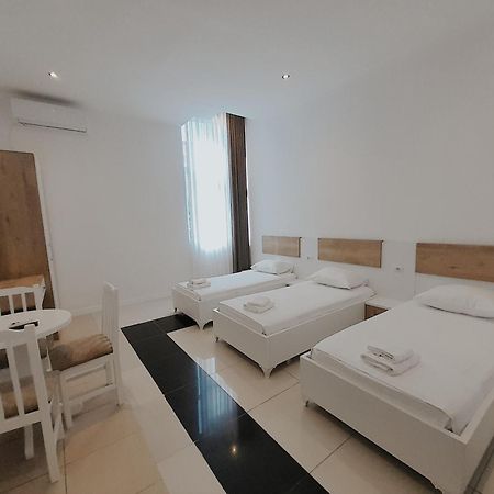 Hotel Restaurant Univers ชโคเดอร์ ภายนอก รูปภาพ