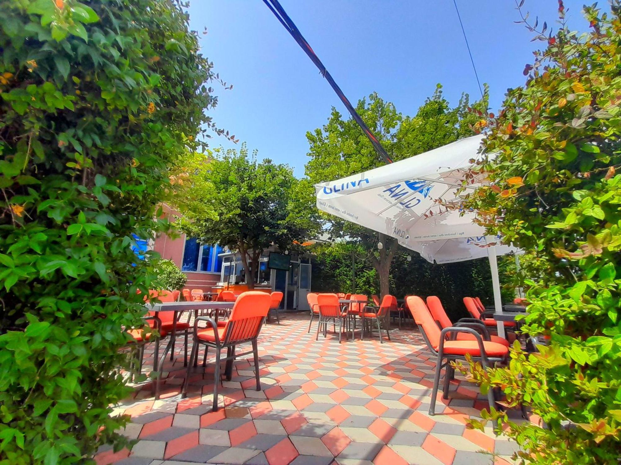 Hotel Restaurant Univers ชโคเดอร์ ภายนอก รูปภาพ